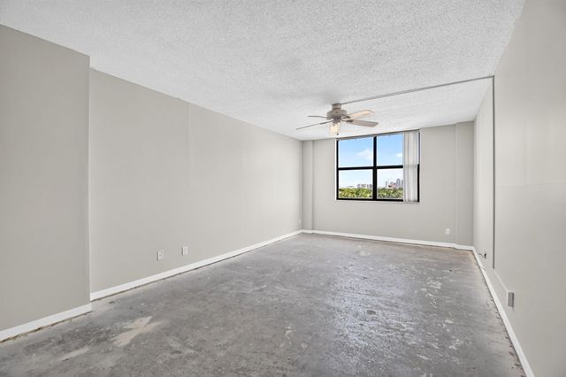 3800 WASHINGTON Road 708, West Palm Beach, FL 33405