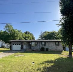 105 Walker Drive, Naples, TX 75568