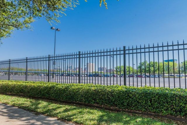 7950 N Stadium Drive 136, Houston, TX 77030