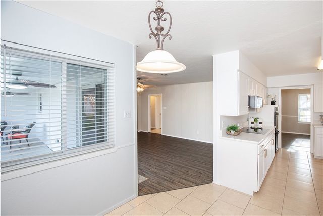 726 Meadowbrook Dr, Corpus Christi, TX 78412