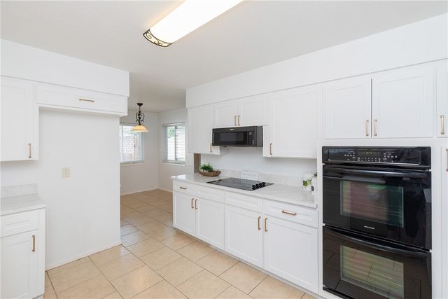 726 Meadowbrook Dr, Corpus Christi, TX 78412