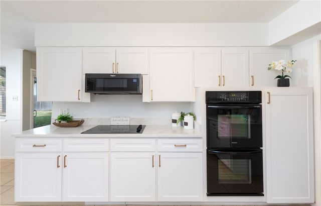 726 Meadowbrook Dr, Corpus Christi, TX 78412