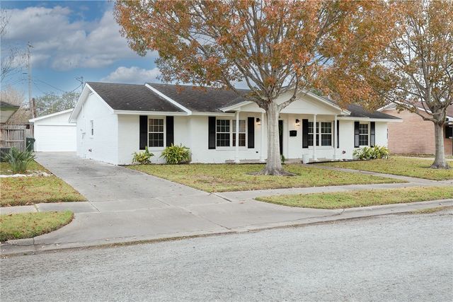 726 Meadowbrook Dr, Corpus Christi, TX 78412