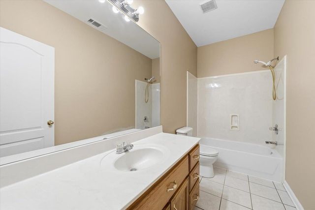 6872 WARD RD, Millington, TN 38053