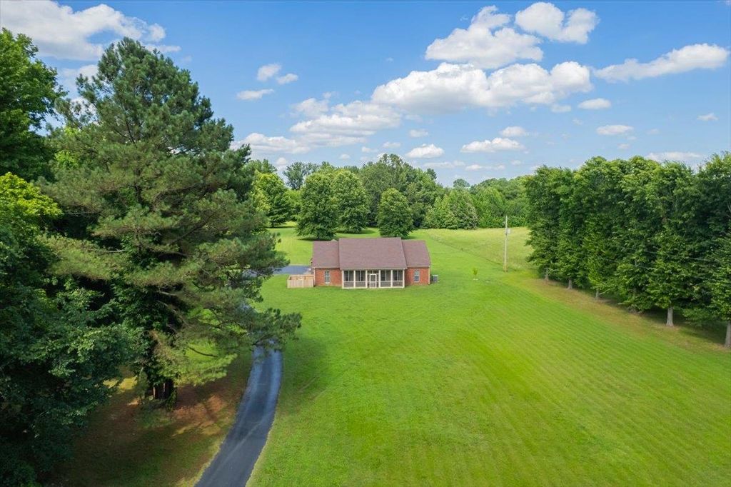 6872 WARD RD, Millington, TN 38053
