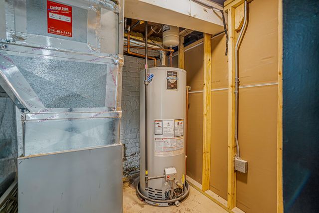 9602 S Troy Avenue, Evergreen Park, IL 60805