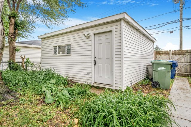 9602 S Troy Avenue, Evergreen Park, IL 60805