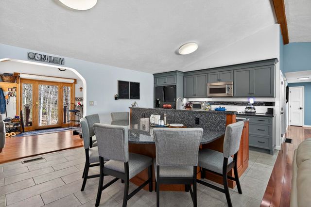 49 Birkdale Road, Bedford, NH 03110