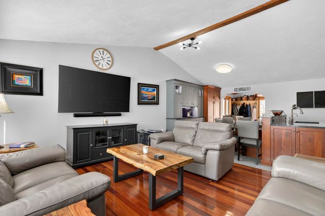 49 Birkdale Road, Bedford, NH 03110