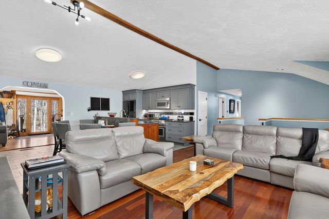 49 Birkdale Road, Bedford, NH 03110