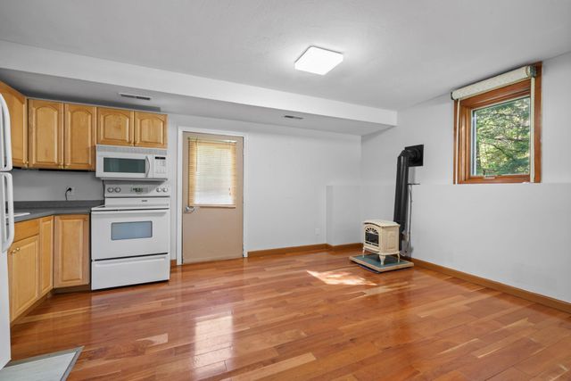 49 Birkdale Road, Bedford, NH 03110