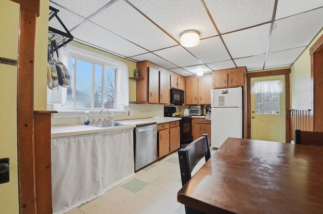 48 Sherman St, Brockton, MA 02302