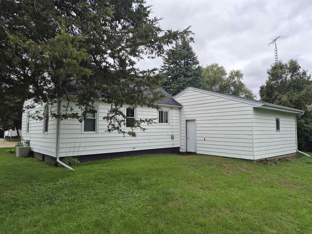 1121 Putnam Avenue, Janesville, WI 53546