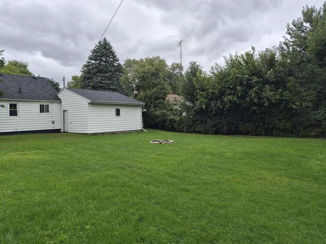 1121 Putnam Avenue, Janesville, WI 53546