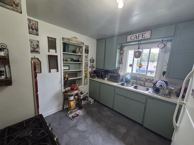 1121 Putnam Avenue, Janesville, WI 53546