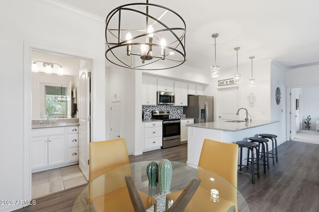 900 S CANAL Drive 211, Chandler, AZ 85225