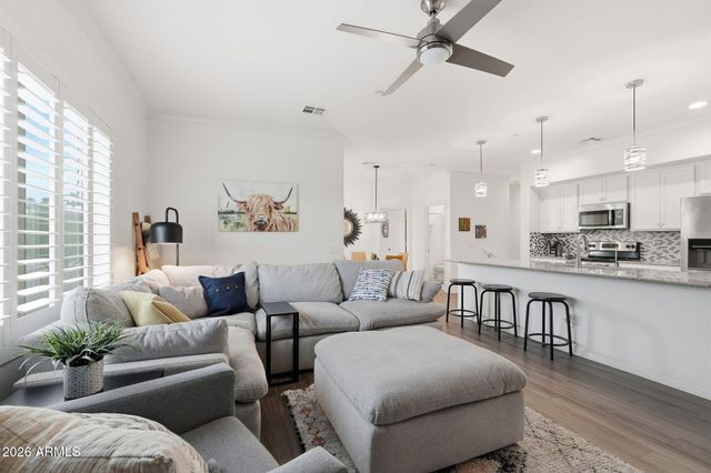 900 S CANAL Drive 211, Chandler, AZ 85225