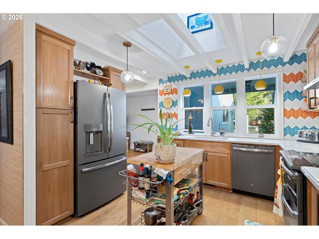 1120 Nw SHADYWOOD St, Mc Minnville, OR 97128