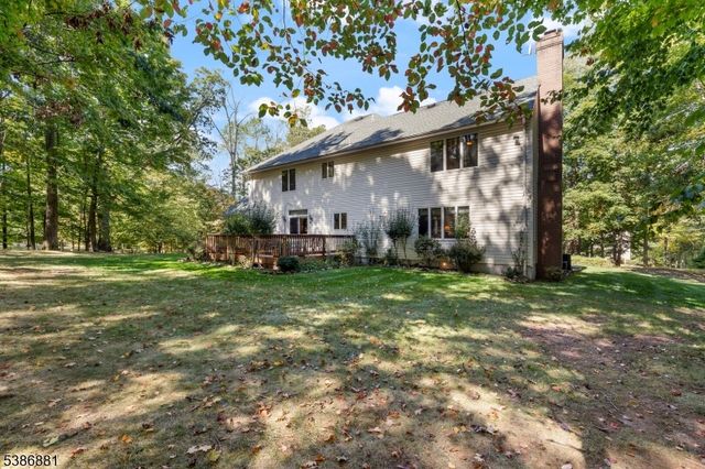 26 Green Valley Dr, Green Brook Twp., NJ 08812