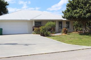 2422 SE 33rd St, Okeechobee, FL 34974
