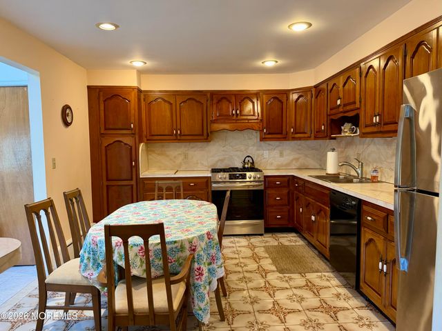 167 Kings Highway, Middletown, NJ 07748