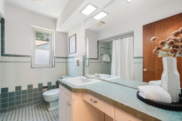 3004 Epworth Court, Cincinnati, OH 45238