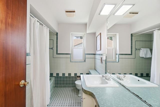 3004 Epworth Court, Cincinnati, OH 45238