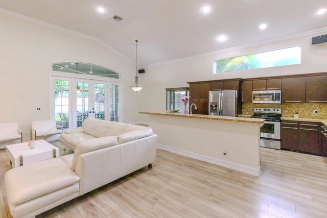 4082 Trenton Avenue, Cooper City, FL 33026