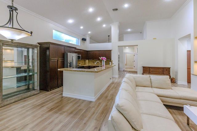 4082 Trenton Avenue, Cooper City, FL 33026