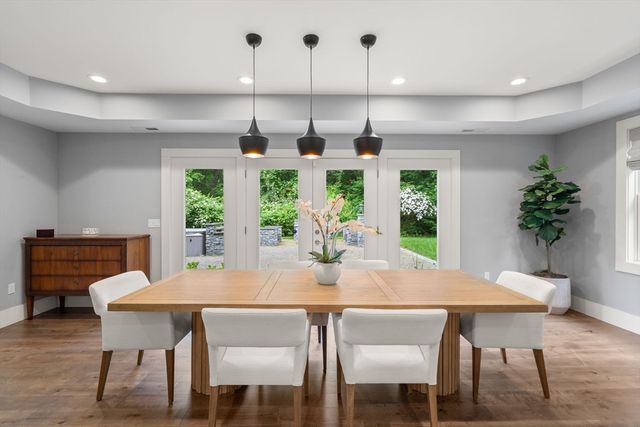 80 Locust Ln, Needham, MA 02492