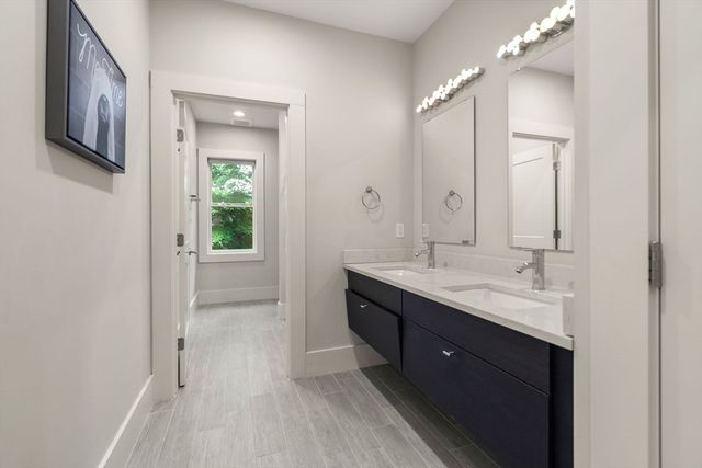 80 Locust Ln, Needham, MA 02492