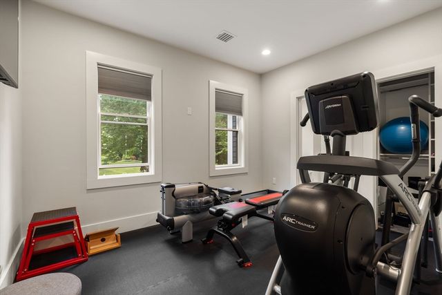 80 Locust Ln, Needham, MA 02492