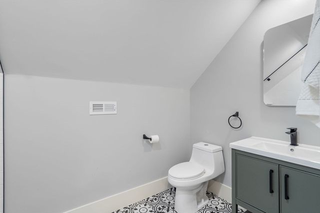 80 Locust Ln, Needham, MA 02492
