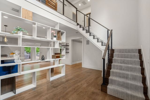 80 Locust Ln, Needham, MA 02492