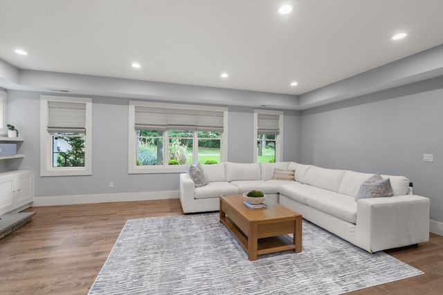 80 Locust Ln, Needham, MA 02492