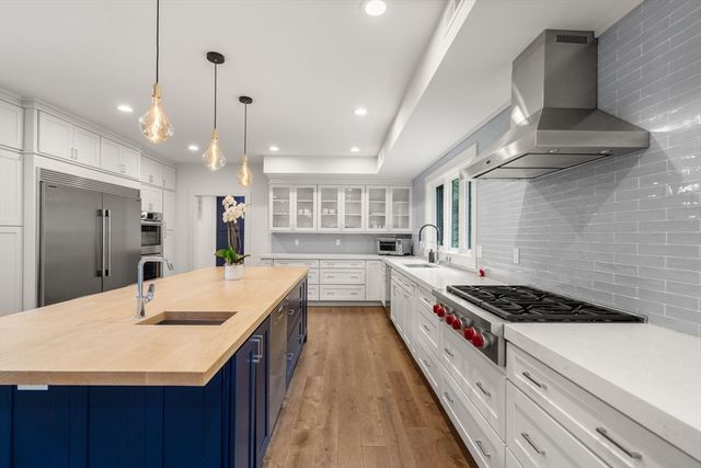 80 Locust Ln, Needham, MA 02492