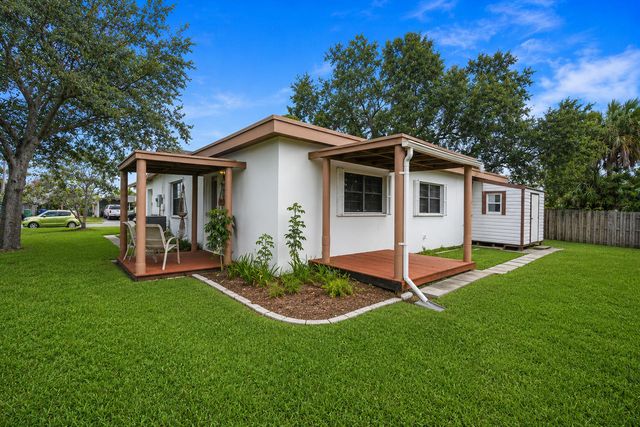 3358 SW 16th Court SW, Fort Lauderdale, FL 33312