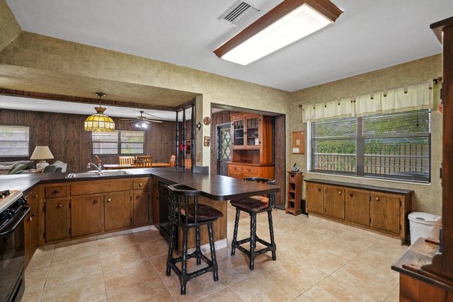 3358 SW 16th Court SW, Fort Lauderdale, FL 33312