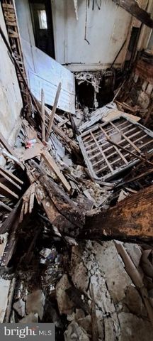 1113 EMPIRE AVE, Camden, NJ 08103