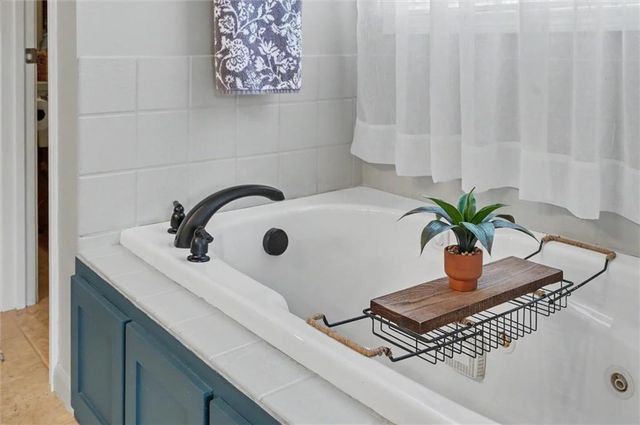 1008 Kathys Court, Baldwin City, KS 66006