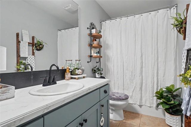 1008 Kathys Court, Baldwin City, KS 66006