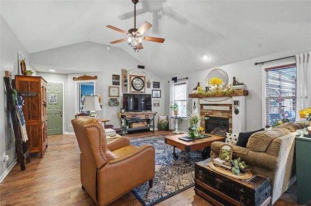 1008 Kathys Court, Baldwin City, KS 66006