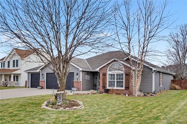 1008 Kathys Court, Baldwin City, KS 66006
