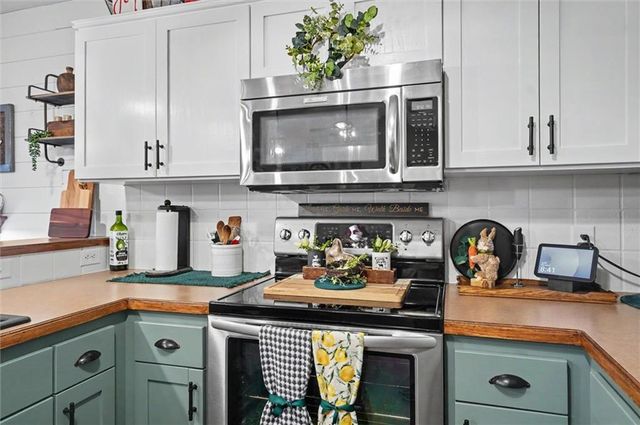 1008 Kathys Court, Baldwin City, KS 66006