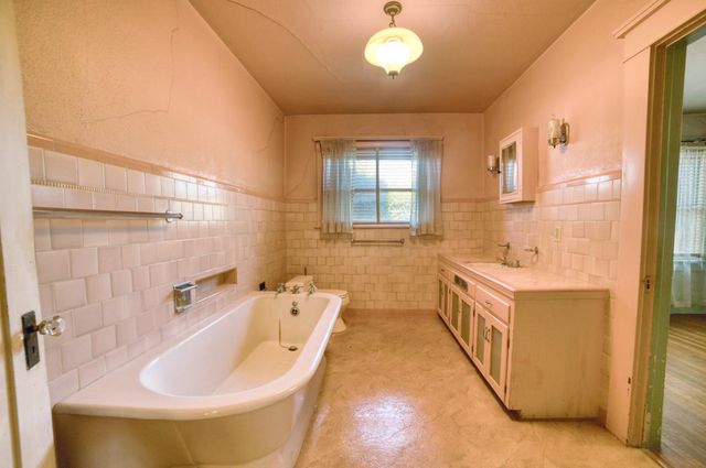 421 N D Street, Madera, CA 93638