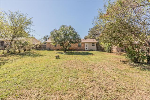 1104 Crane Drive, Euless, TX 76039