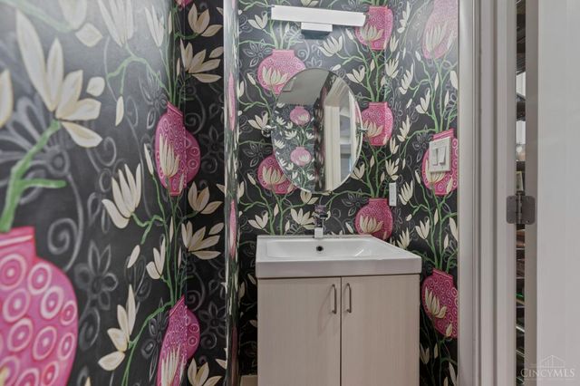 221 Kemp Alley, Cincinnati, OH 45202