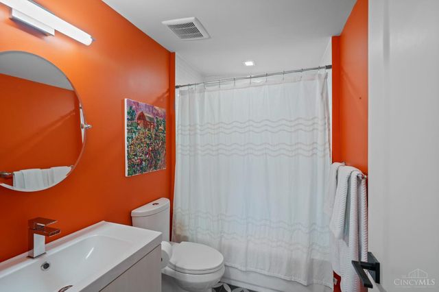 221 Kemp Alley, Cincinnati, OH 45202