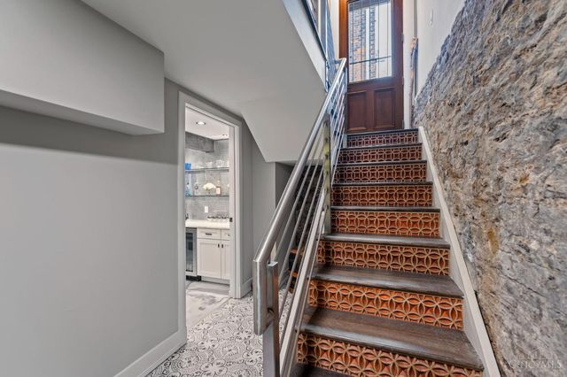 221 Kemp Alley, Cincinnati, OH 45202