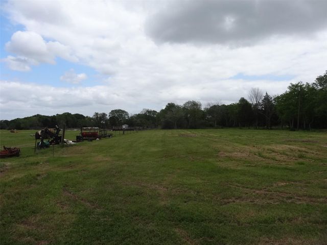 148 4th Street, Hempstead, TX 77445